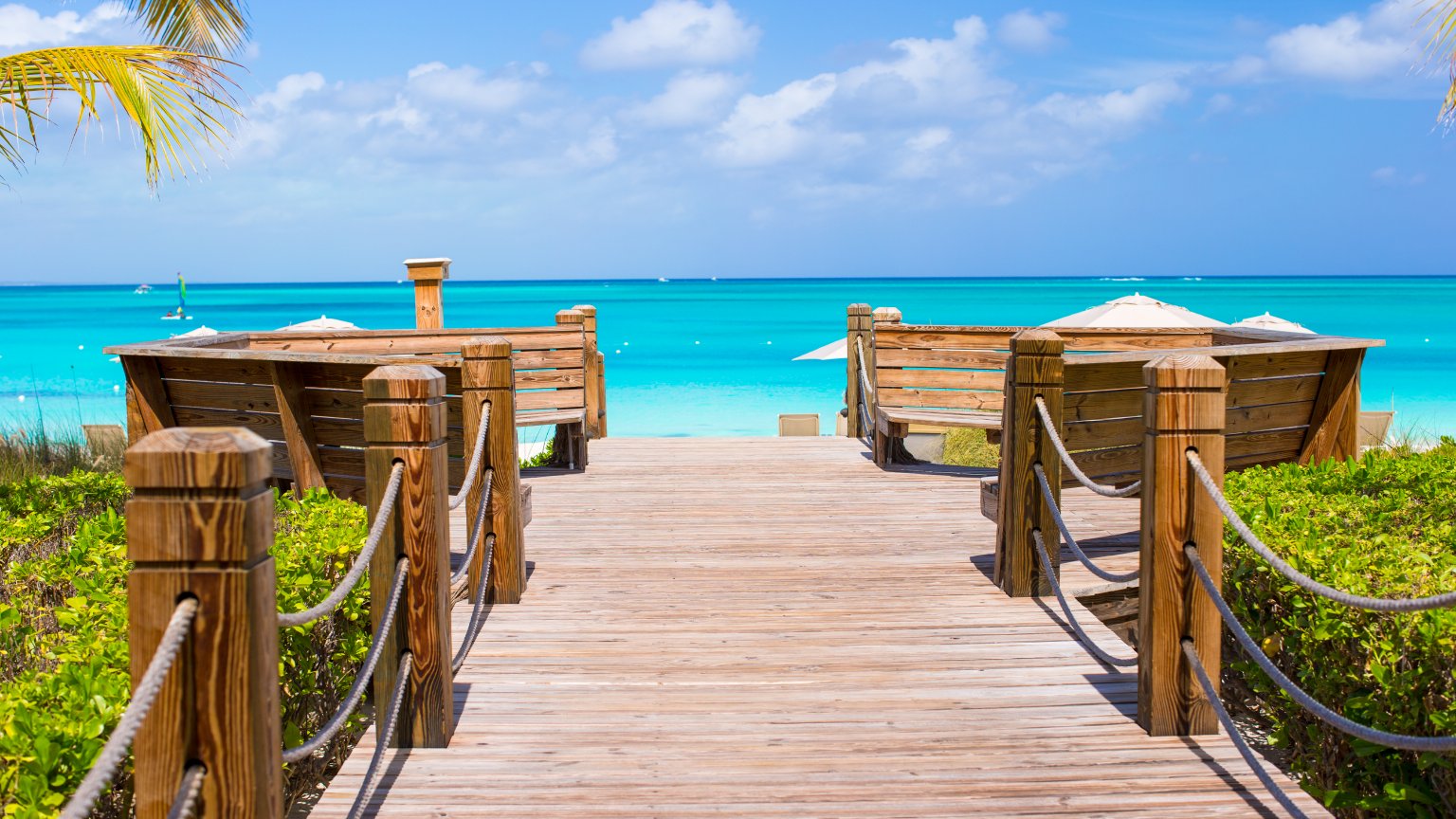 A beautiful turquoise sea on Providenciales